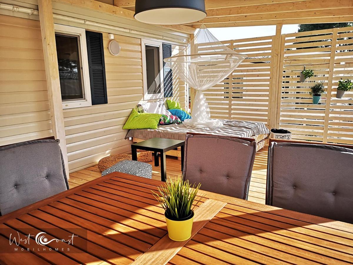 West Coast Mobilhome With Xxl Terrace Tar-Vabriga Zewnętrze zdjęcie