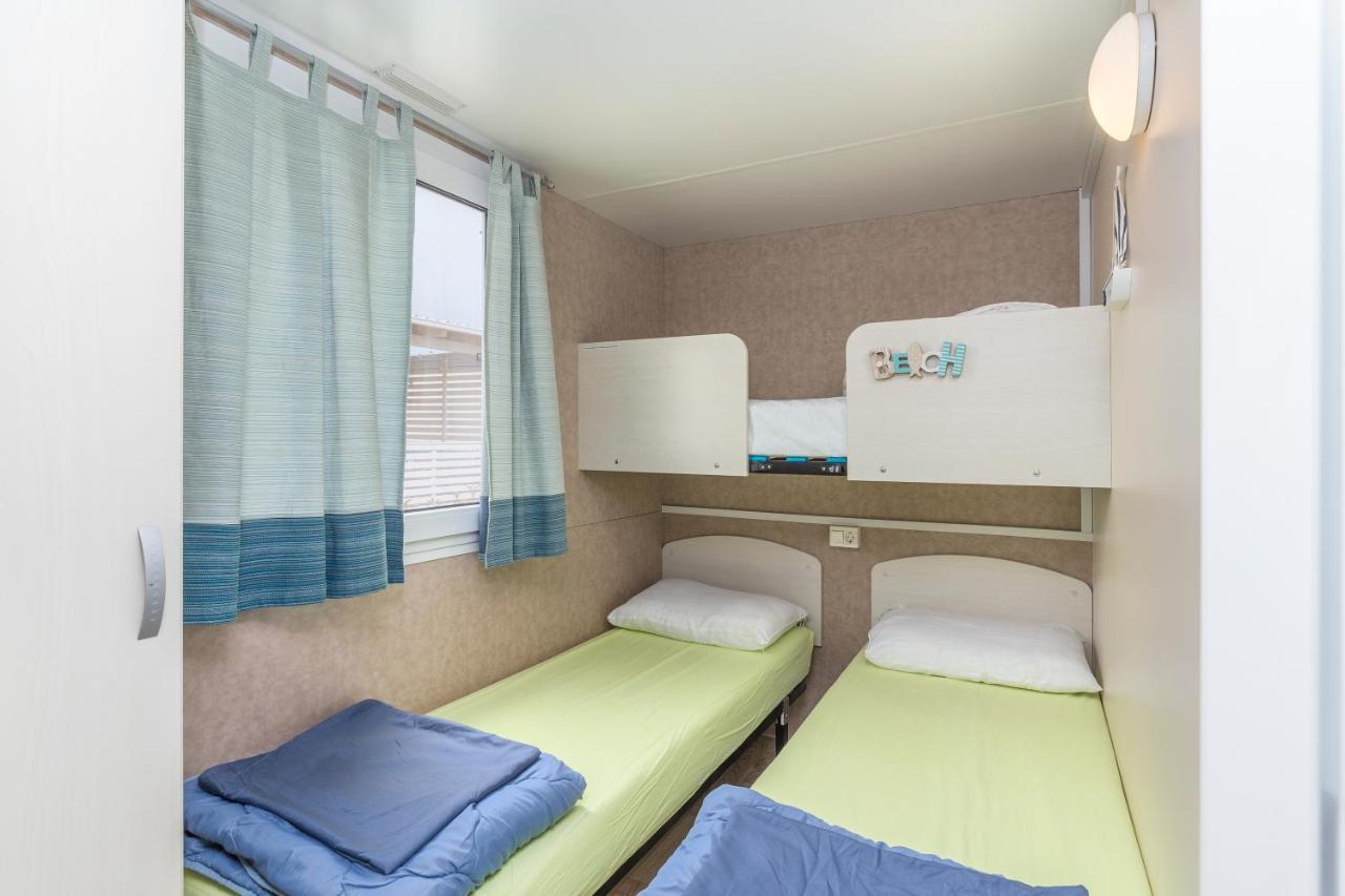 West Coast Mobilhome With Xxl Terrace Tar-Vabriga Zewnętrze zdjęcie